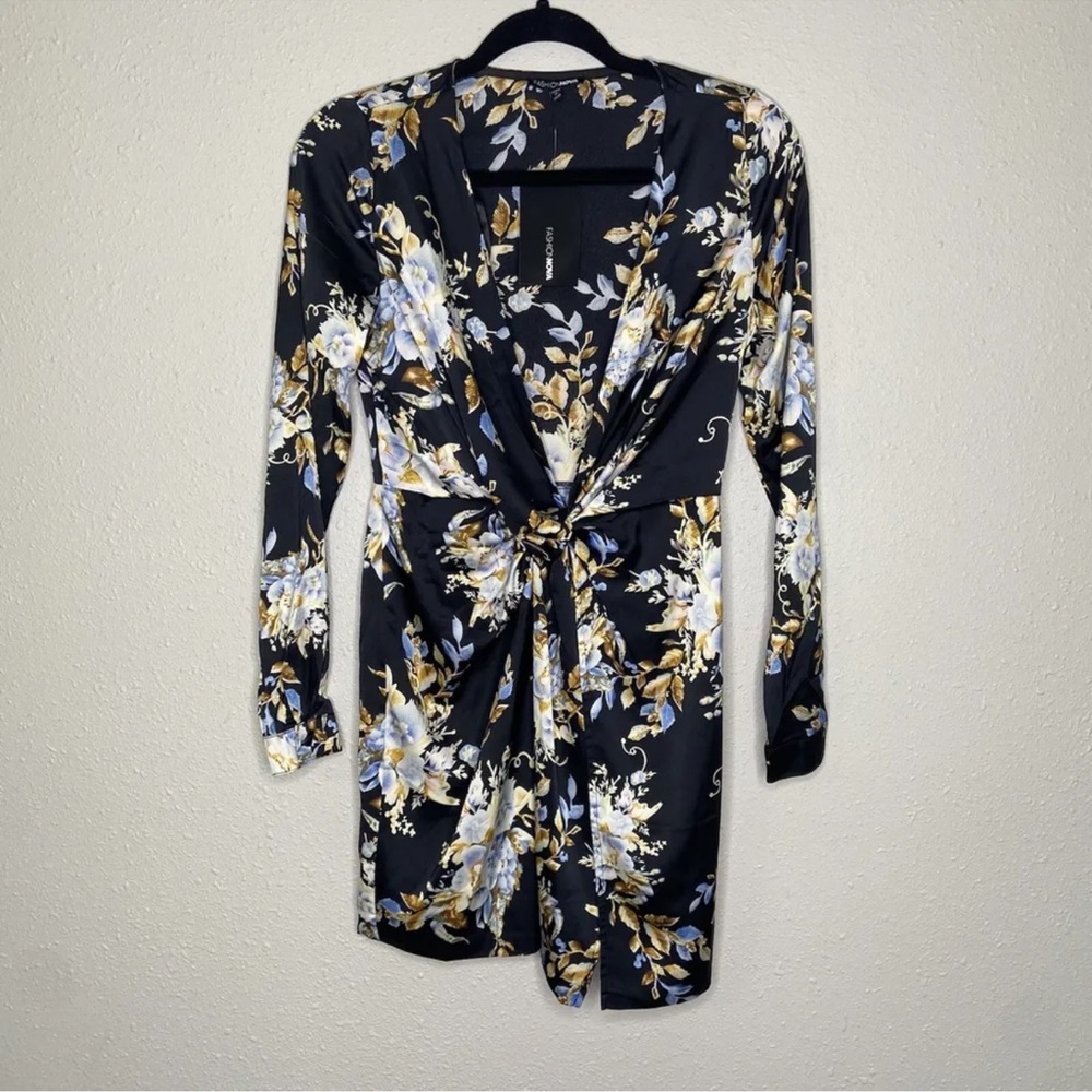 New with tags - Fashion Nova sexy front twist long sleeve floral dress SMALL